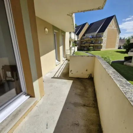 Pretty Flat With Swimming Pool In *