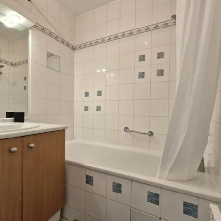 Pretty Flat With Swimming Pool In