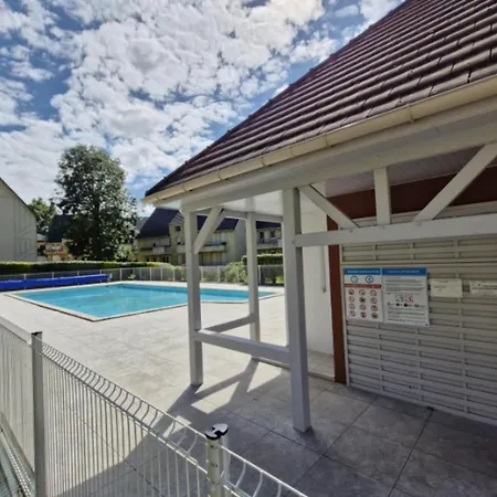 Pretty Flat With Swimming Pool In Apartment *