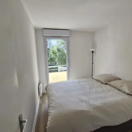 Pretty Flat With Swimming Pool In
