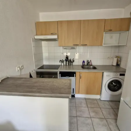 Pretty Flat With Swimming Pool In Appartement