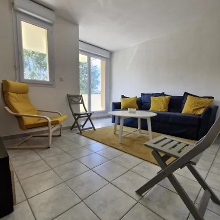 Pretty Flat With Swimming Pool In * Touques